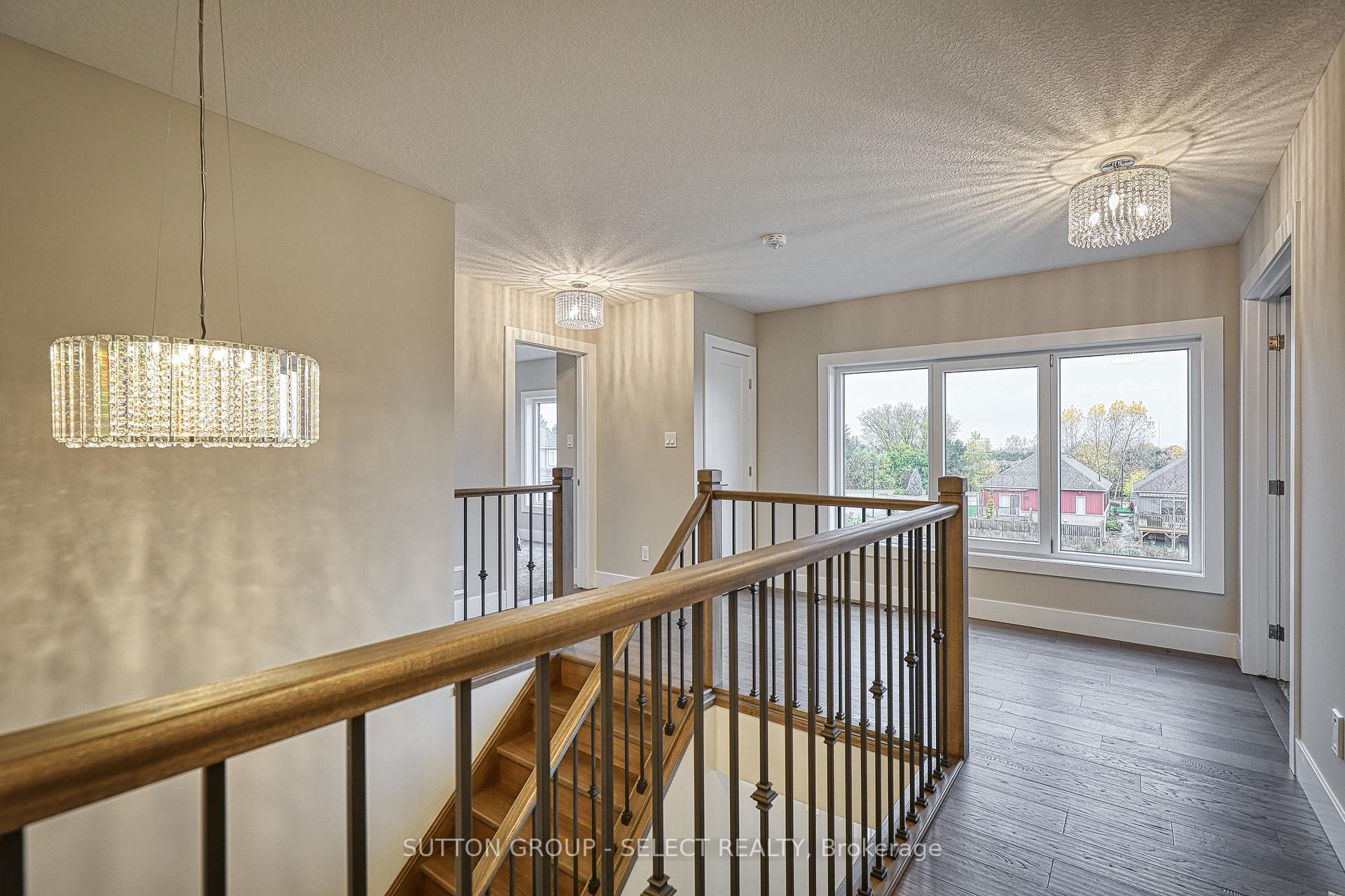 Photo 15 of 19 Alexander Circle, Strathroy-Caradoc, SE — HOMEH