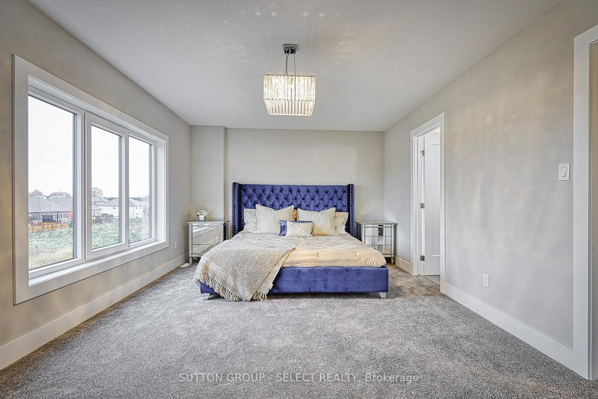 Photo 16 of 19 Alexander Circle, Strathroy-Caradoc, SE — HOMEH