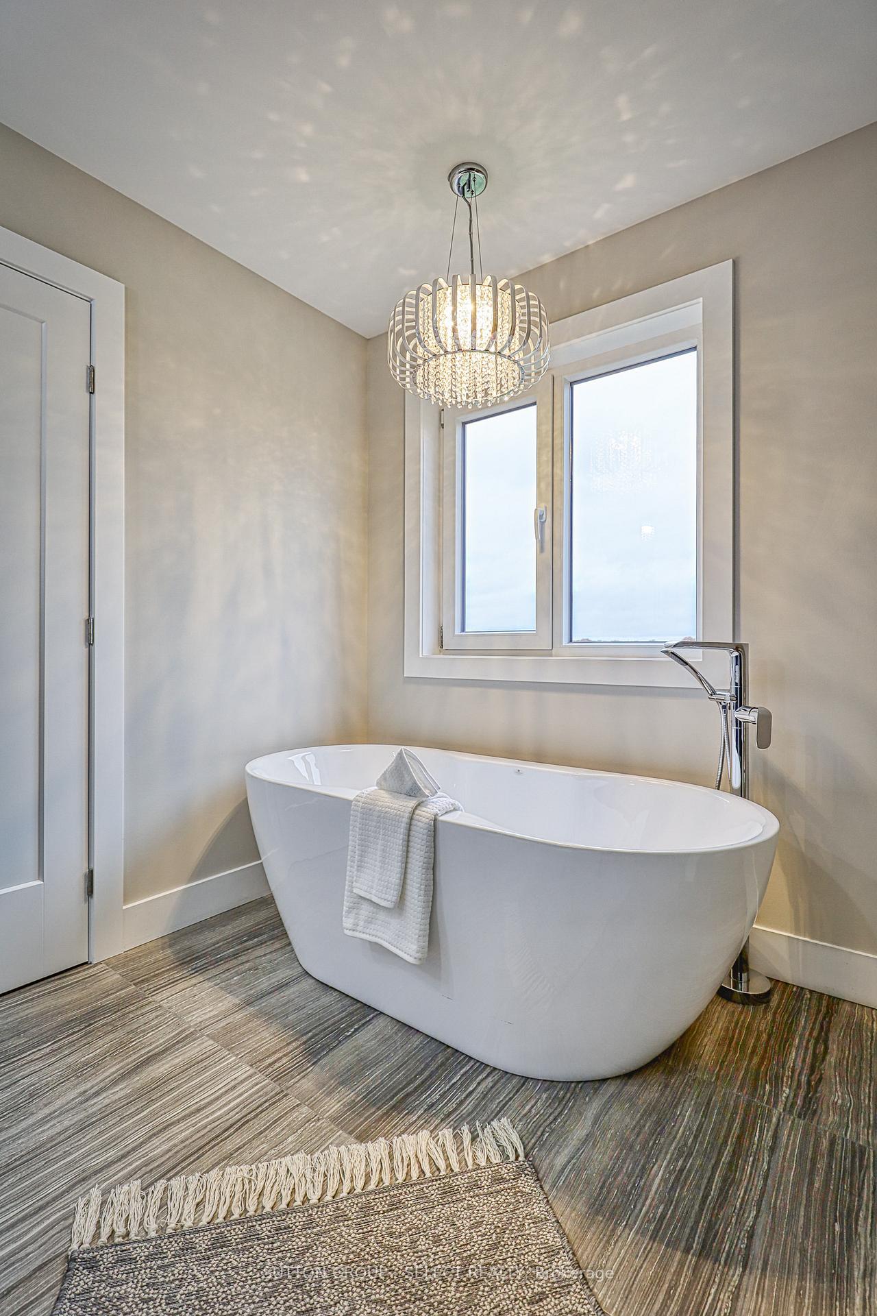 Photo 19 of 19 Alexander Circle, Strathroy-Caradoc, SE — HOMEH