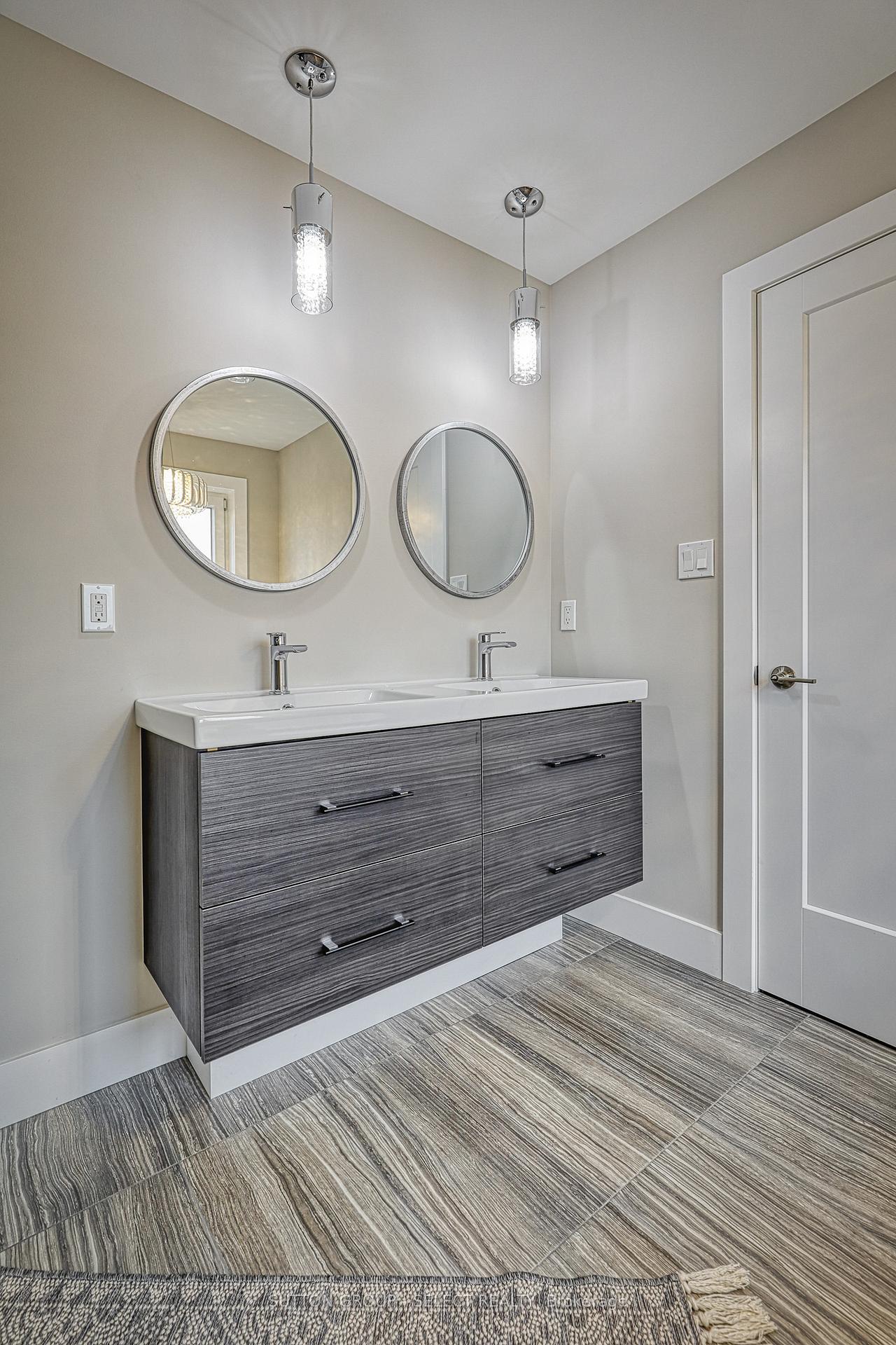 Photo 20 of 19 Alexander Circle, Strathroy-Caradoc, SE — HOMEH