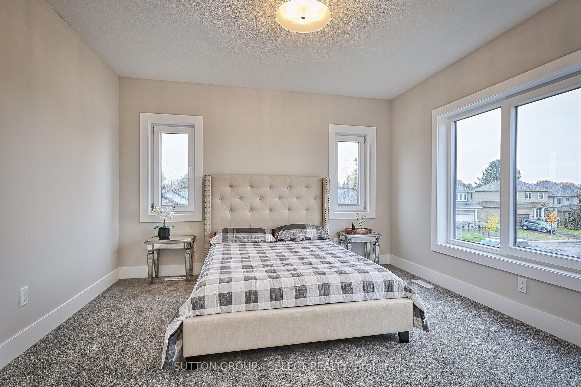 Photo 22 of 19 Alexander Circle, Strathroy-Caradoc, SE — HOMEH