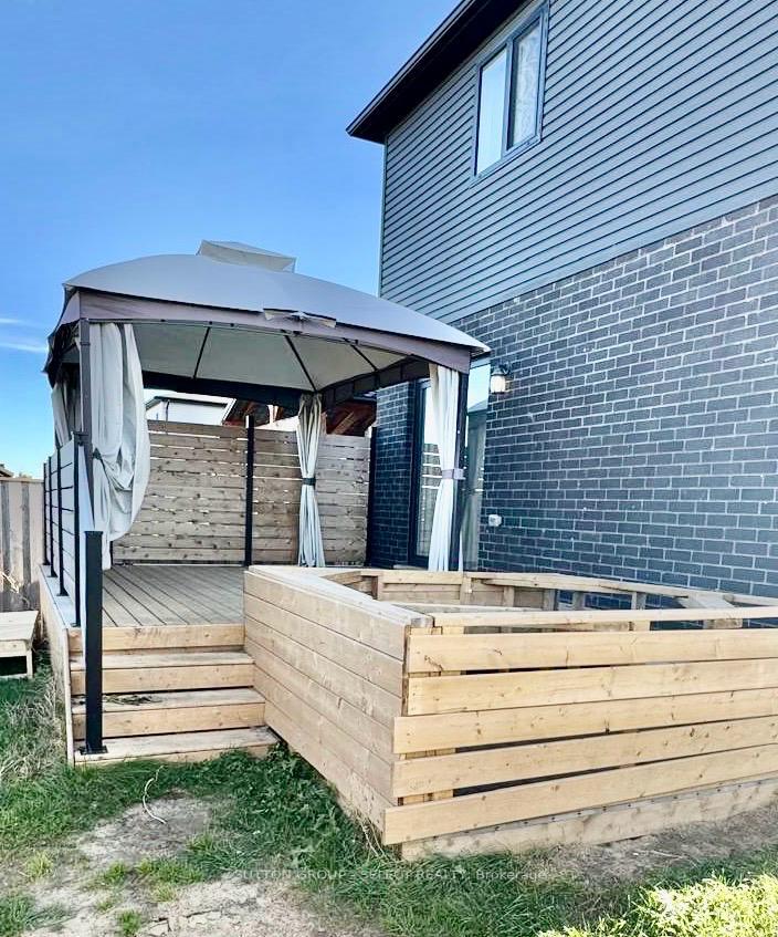 Photo 30 of 19 Alexander Circle, Strathroy-Caradoc, SE — HOMEH