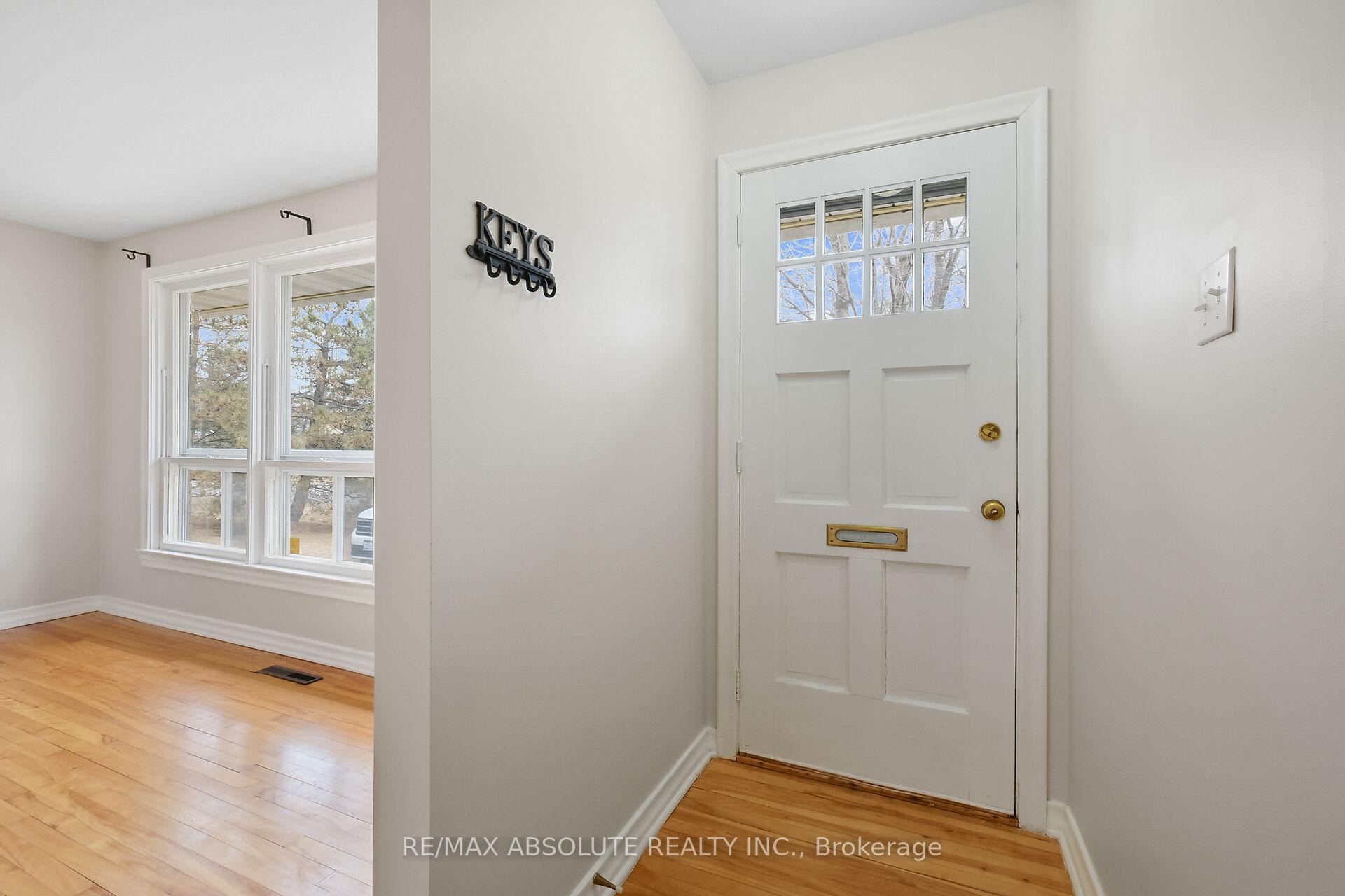 Photo 2 of 22 Jay Avenue, Ottawa, Merivale Gardens — HOMEH