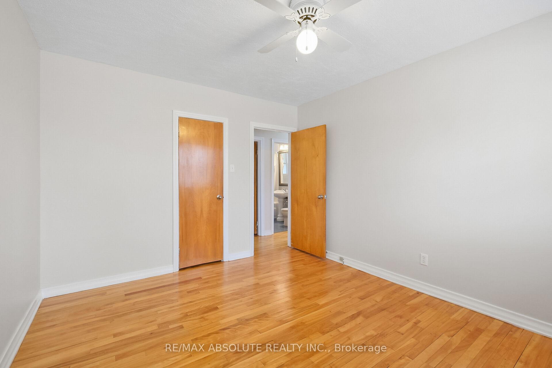 Photo 17 of 22 Jay Avenue, Ottawa, Merivale Gardens — HOMEH