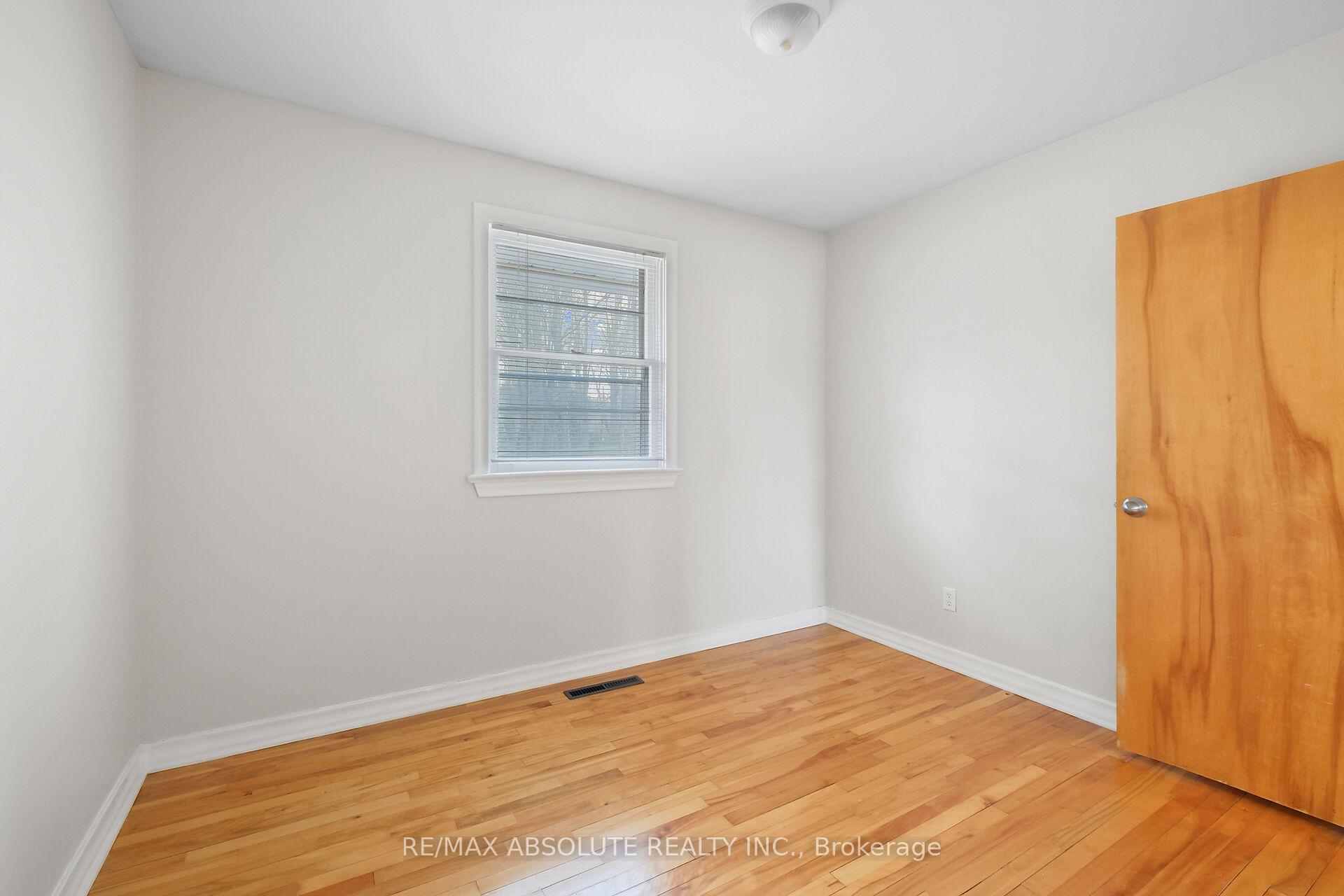 Photo 20 of 22 Jay Avenue, Ottawa, Merivale Gardens — HOMEH