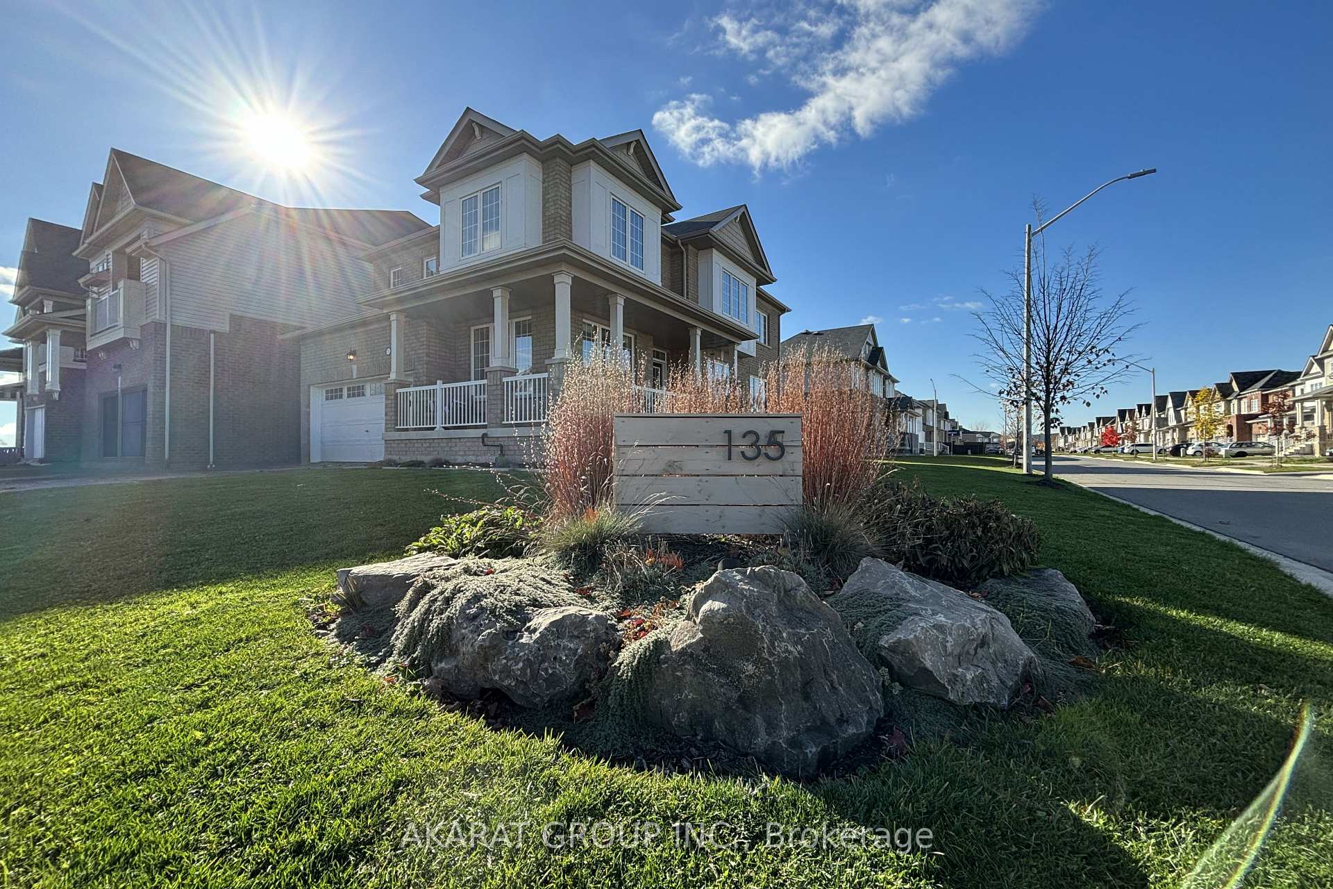 Photo 2 of 135 Esther Crescent, Thorold, Hurricane/Merrittville — HOMEH