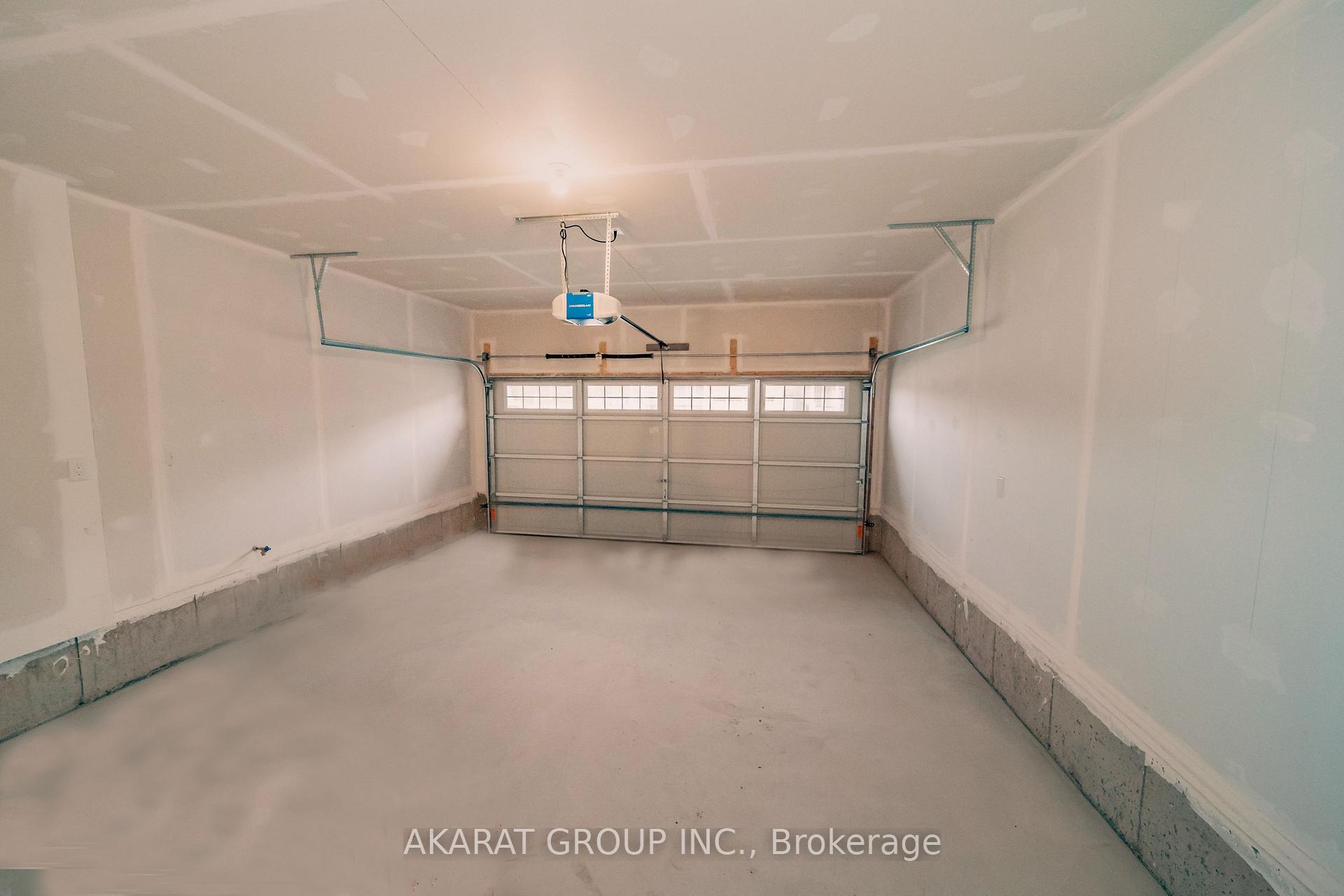Photo 38 of 135 Esther Crescent, Thorold, Hurricane/Merrittville — HOMEH