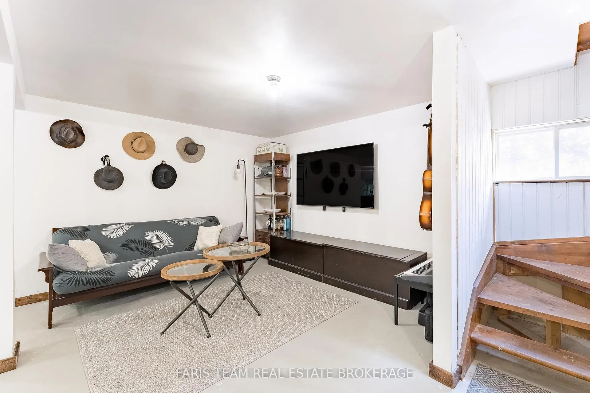 Photo 22 of 43 Manitou Crescent, Tiny, Rural Tiny — HOMEH