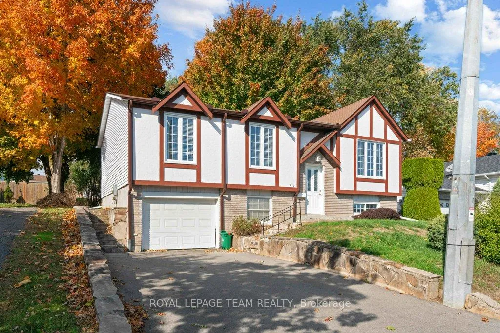 Photo 2 of 476 Laurier Boulevard, Brockville — HOMEH