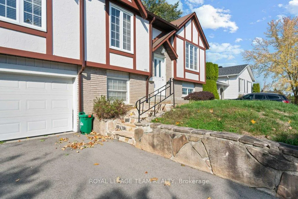 Photo 5 of 476 Laurier Boulevard, Brockville — HOMEH
