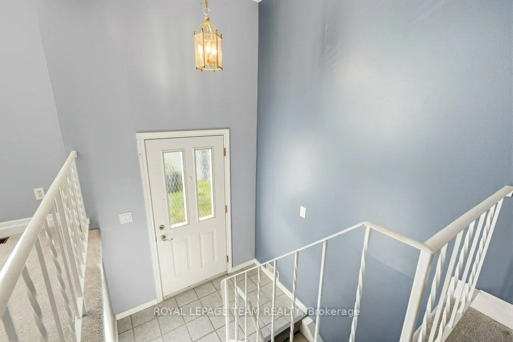 Photo 6 of 476 Laurier Boulevard, Brockville — HOMEH