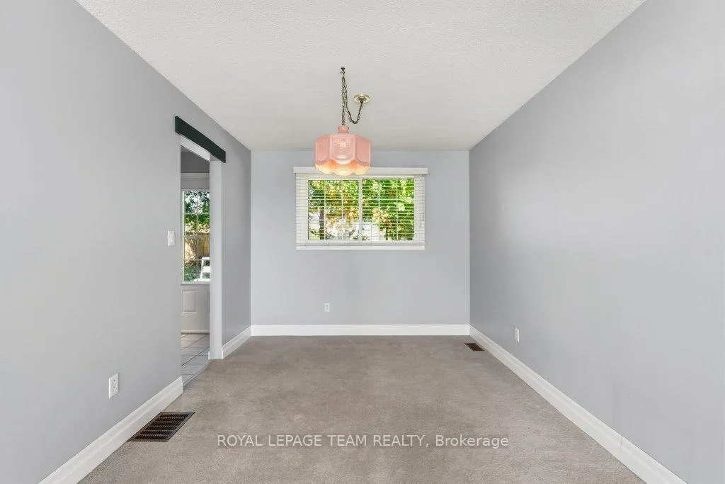 Photo 12 of 476 Laurier Boulevard, Brockville — HOMEH
