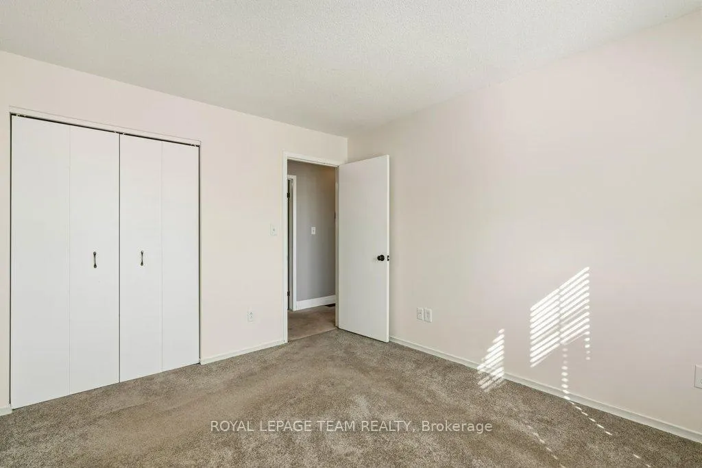 Photo 23 of 476 Laurier Boulevard, Brockville — HOMEH