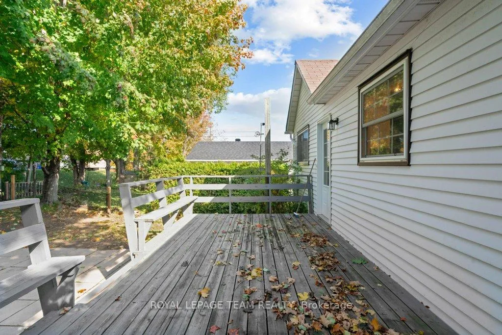 Photo 37 of 476 Laurier Boulevard, Brockville — HOMEH
