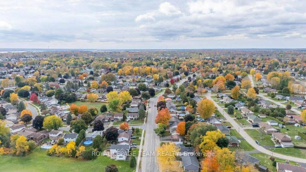 Photo 46 of 476 Laurier Boulevard, Brockville — HOMEH