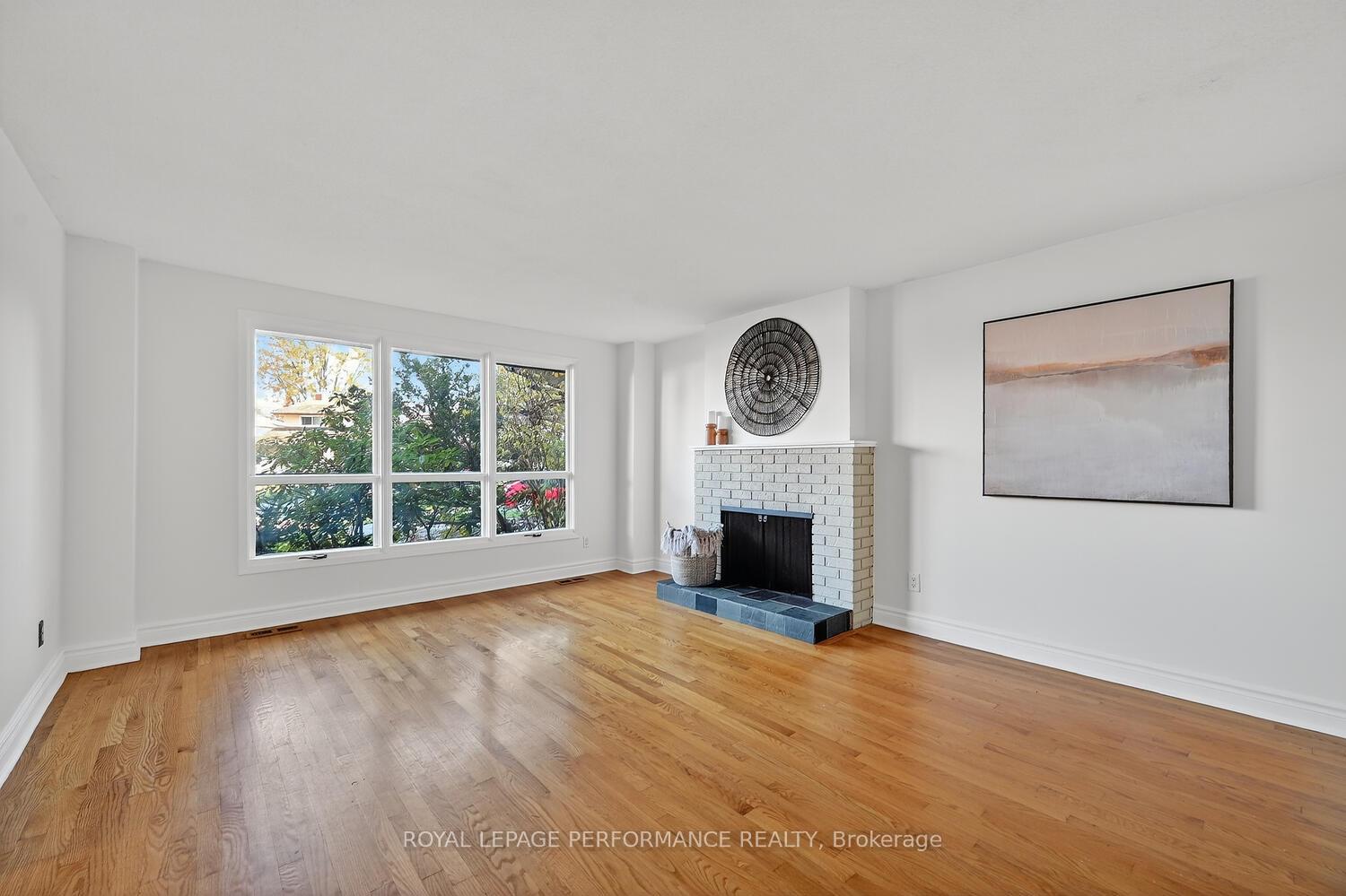 Photo 3 of 19 Ancroft Court, Ottawa, Tanglewood — HOMEH