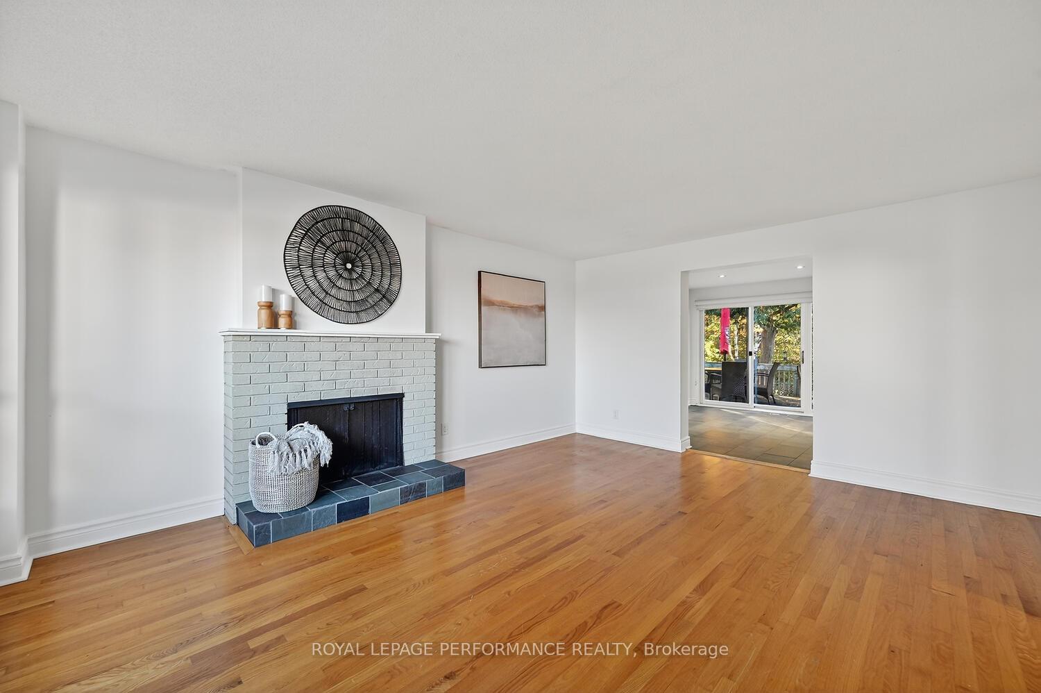 Photo 4 of 19 Ancroft Court, Ottawa, Tanglewood — HOMEH