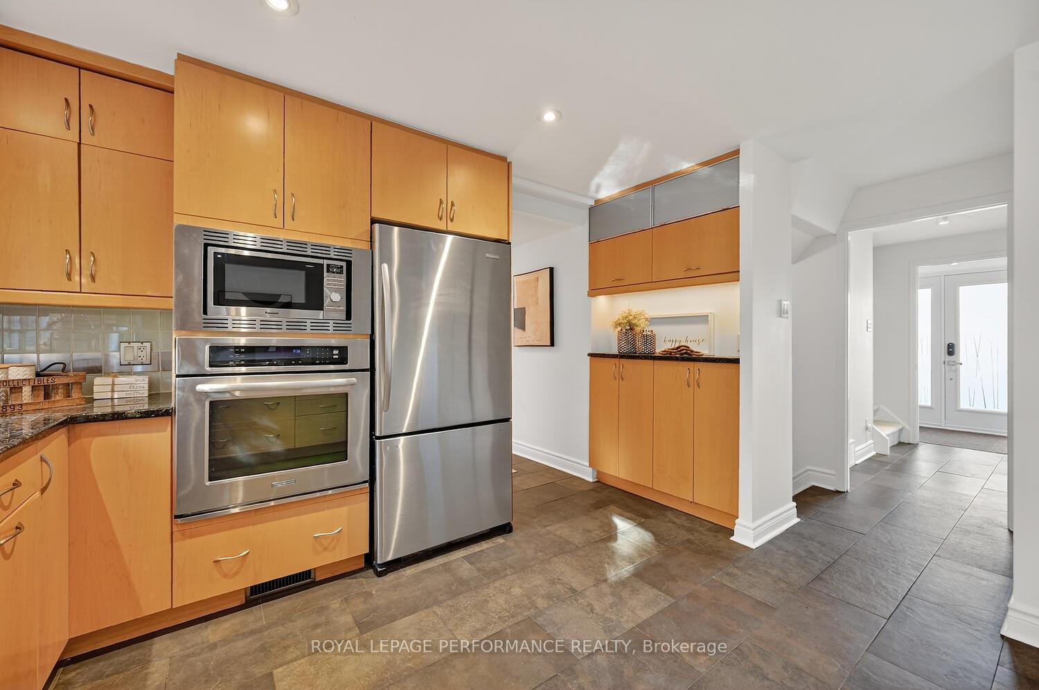 Photo 11 of 19 Ancroft Court, Ottawa, Tanglewood — HOMEH