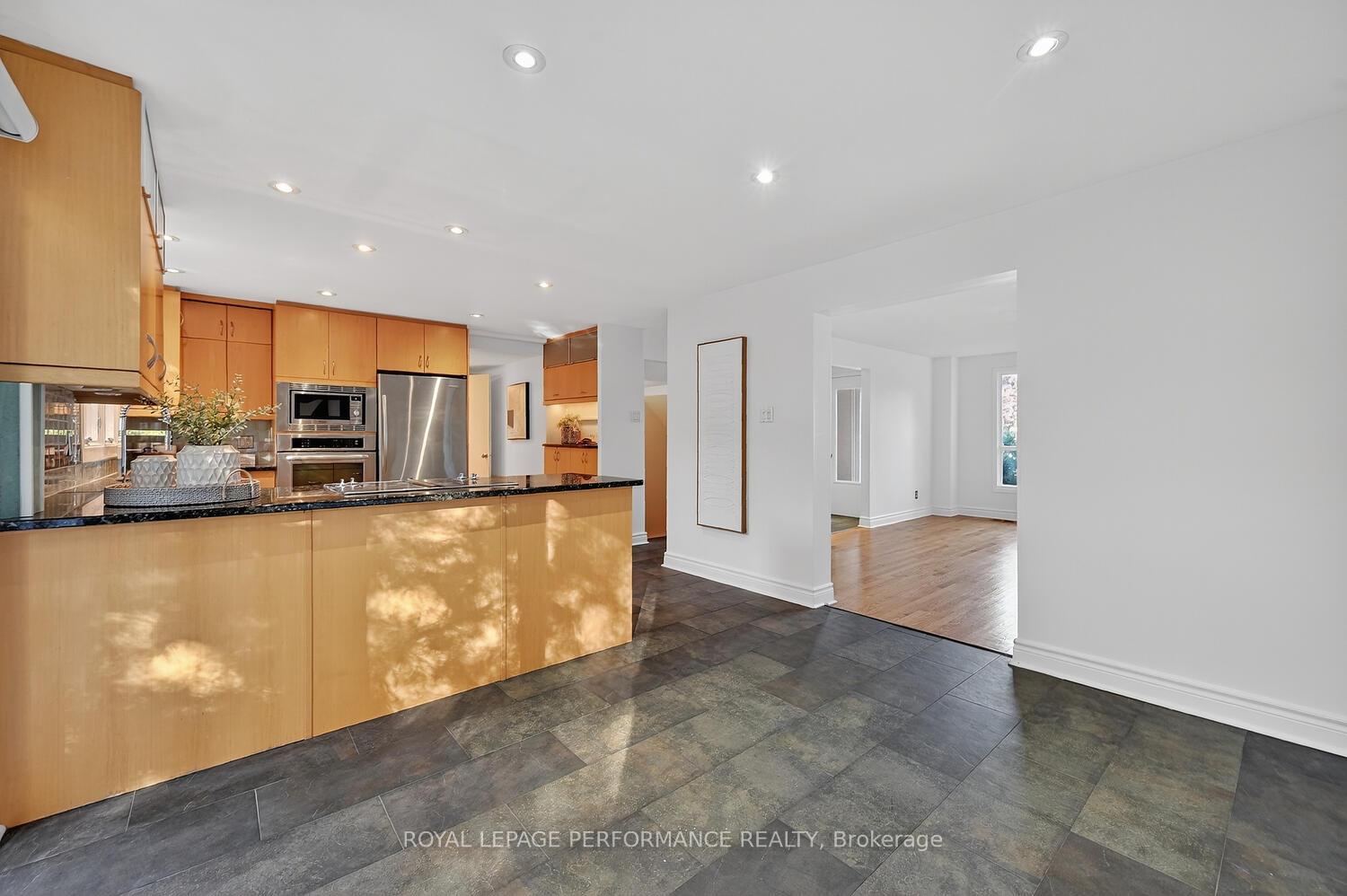 Photo 14 of 19 Ancroft Court, Ottawa, Tanglewood — HOMEH