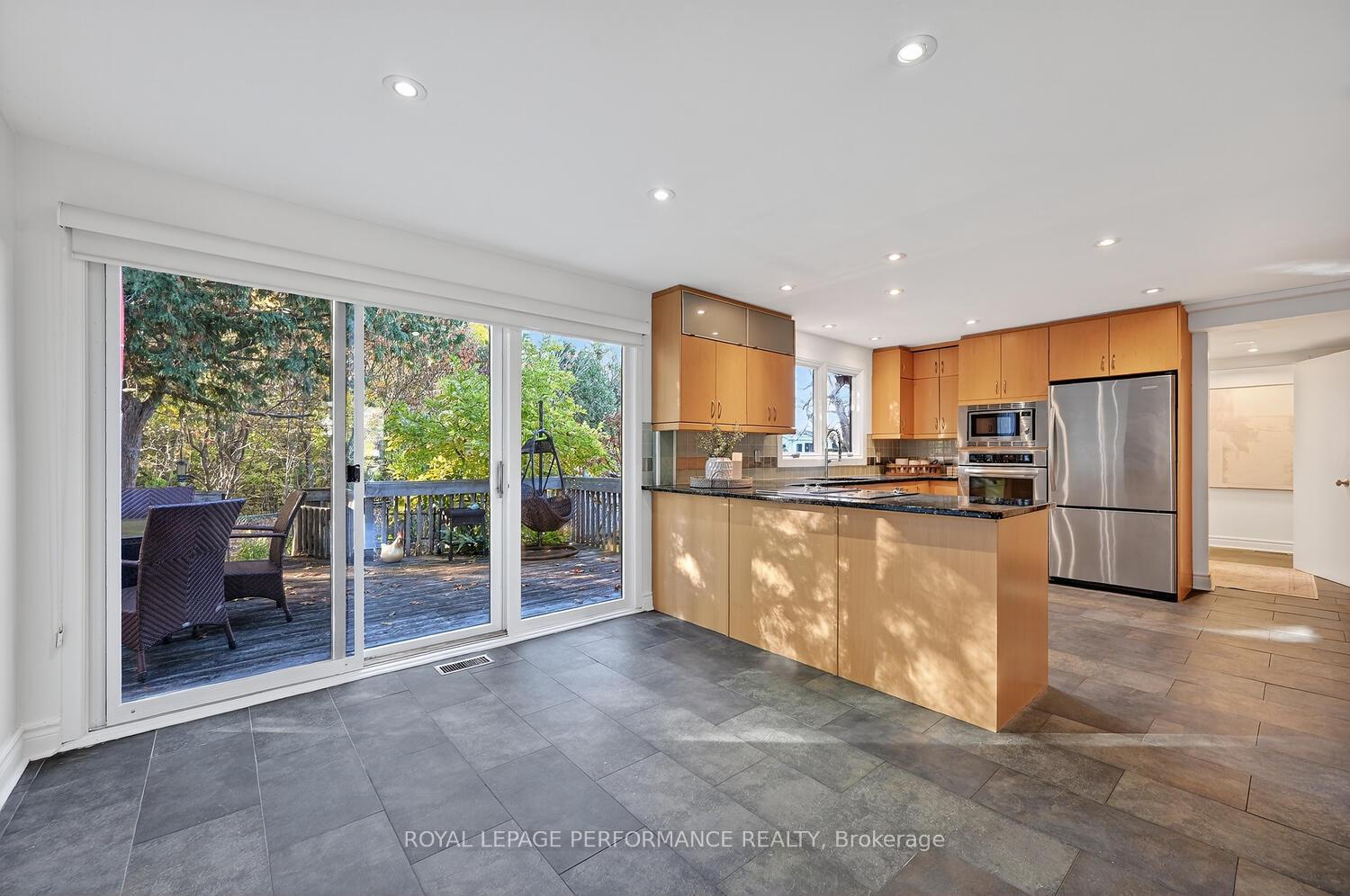 Photo 16 of 19 Ancroft Court, Ottawa, Tanglewood — HOMEH