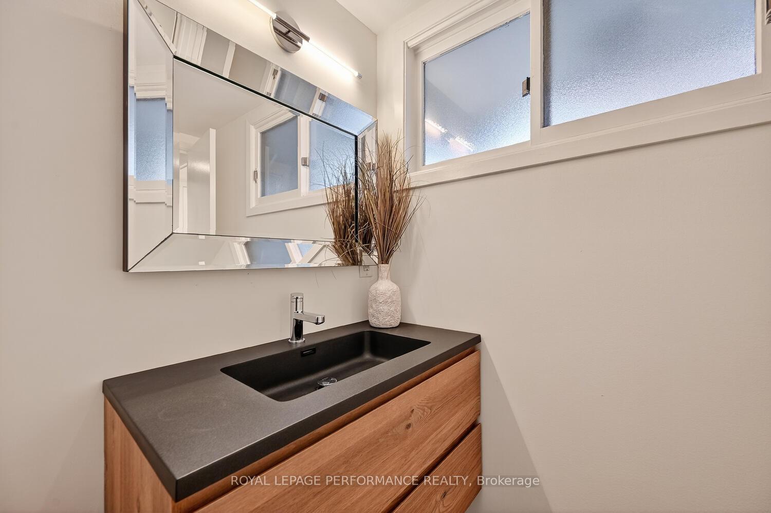 Photo 17 of 19 Ancroft Court, Ottawa, Tanglewood — HOMEH
