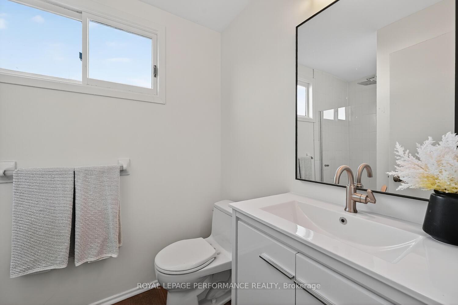 Photo 21 of 19 Ancroft Court, Ottawa, Tanglewood — HOMEH