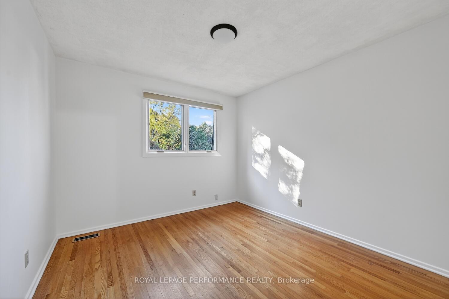 Photo 22 of 19 Ancroft Court, Ottawa, Tanglewood — HOMEH