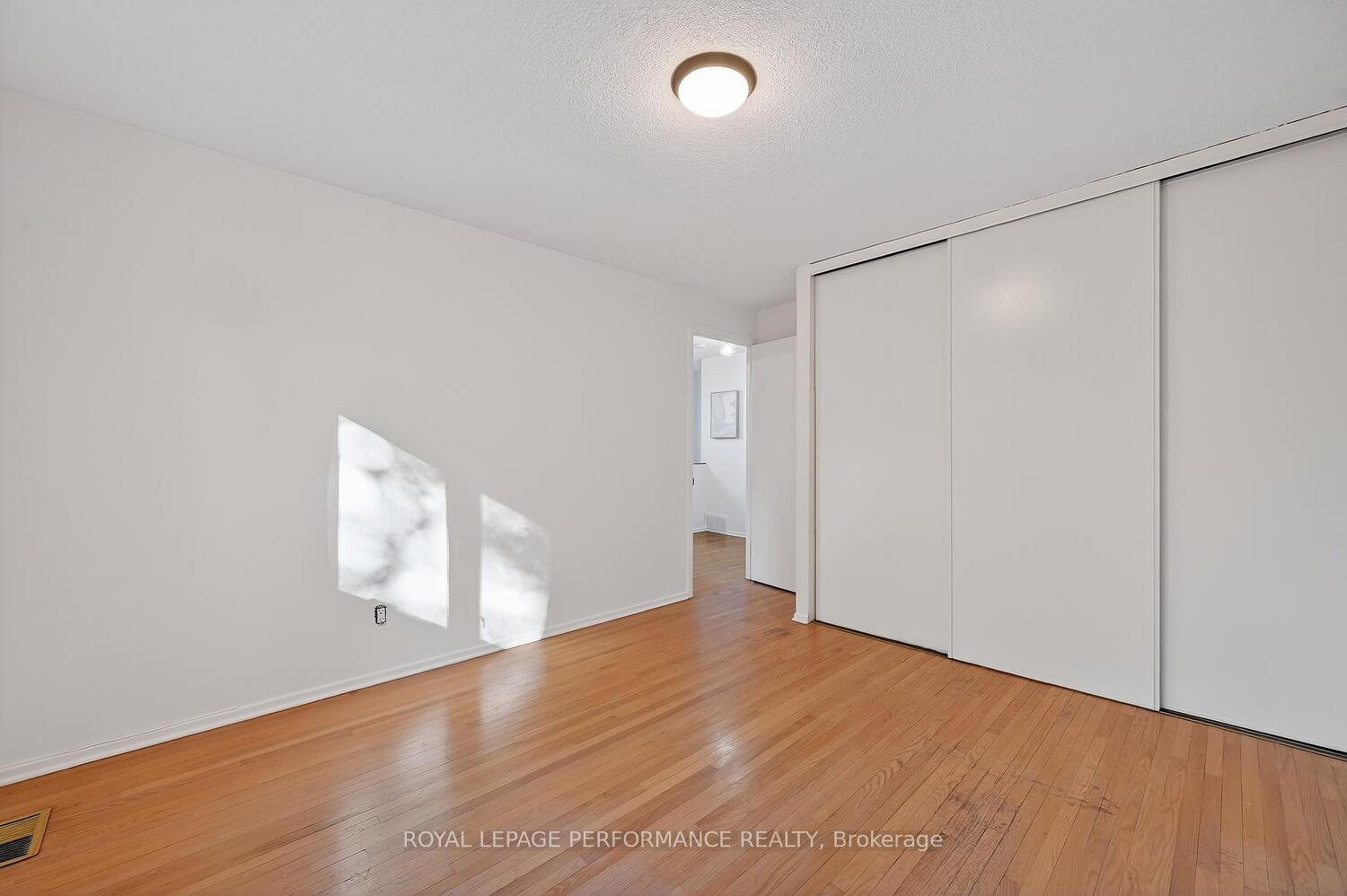 Photo 23 of 19 Ancroft Court, Ottawa, Tanglewood — HOMEH