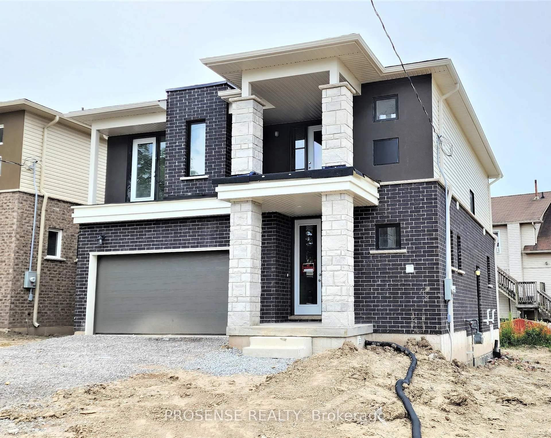 Photo 2 of 217 Taylor Street E, Thorold, Allanburg/Thorold South — HOMEH