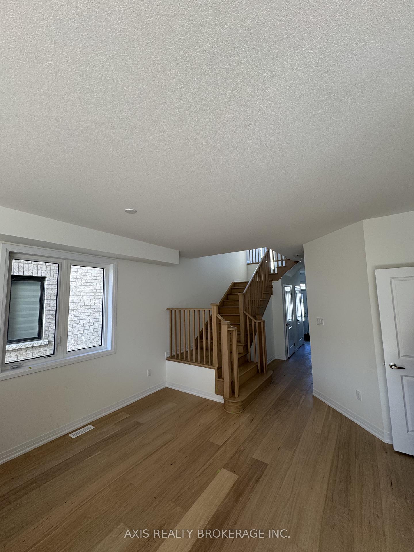 Photo 2 of 19 Cresthaven Heights, Thorold, Rolling Meadows — HOMEH