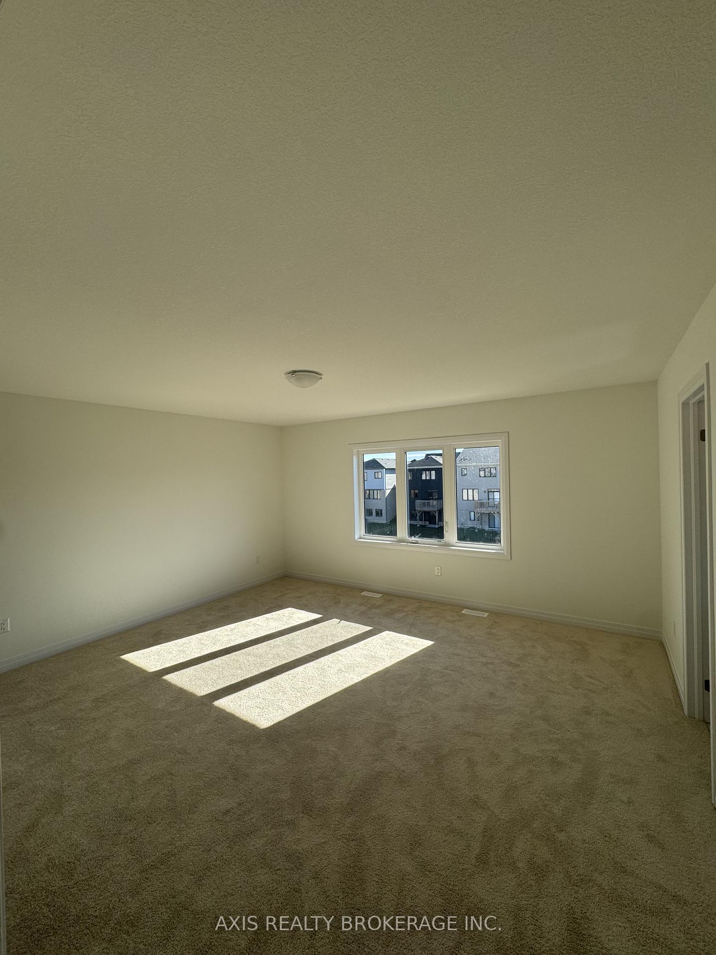 Photo 5 of 19 Cresthaven Heights, Thorold, Rolling Meadows — HOMEH