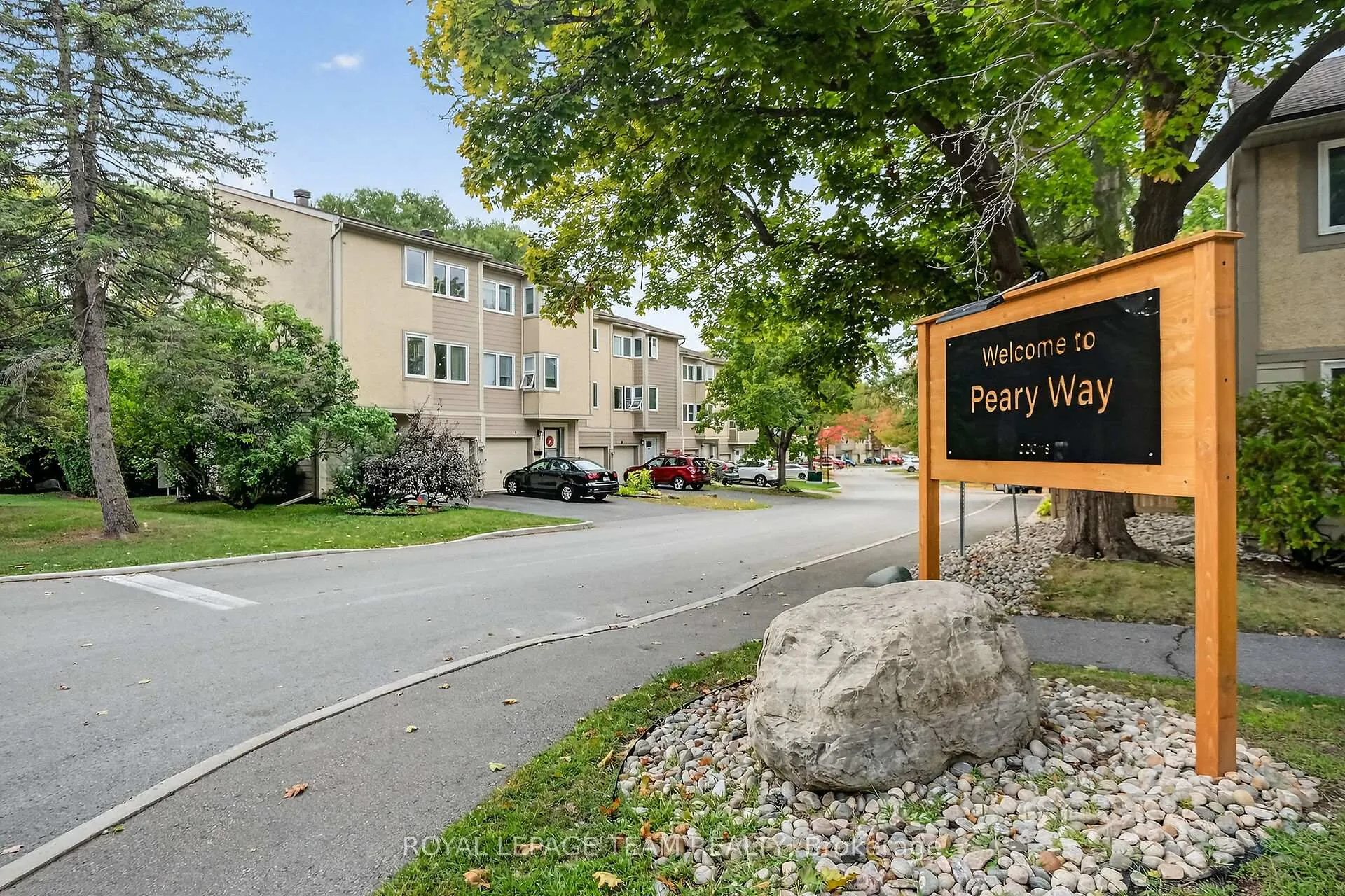 Photo 1 of 11 Peary Way, Ottawa, Kanata - Katimavik — HOMEH
