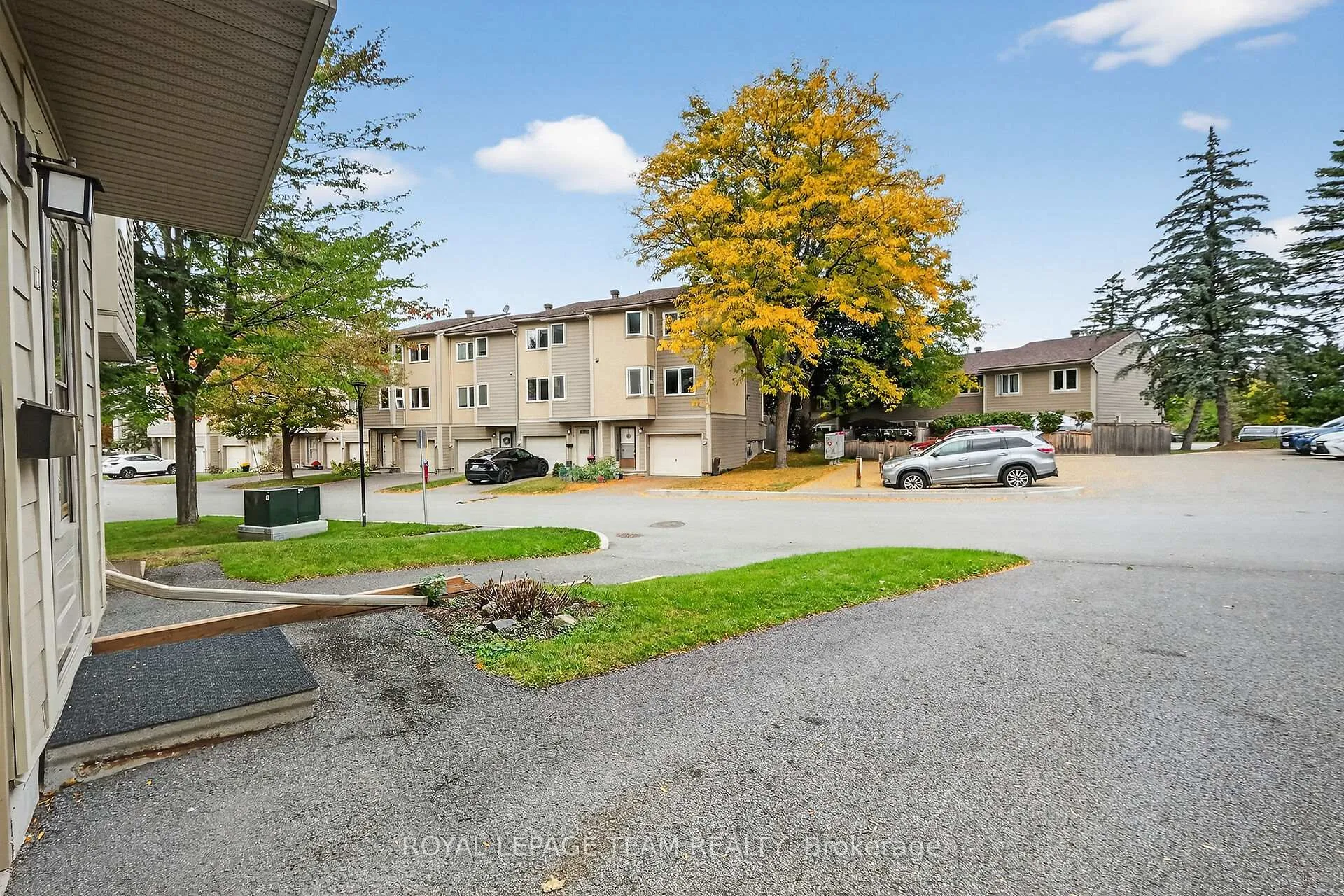 Photo 5 of 11 Peary Way, Ottawa, Kanata - Katimavik — HOMEH