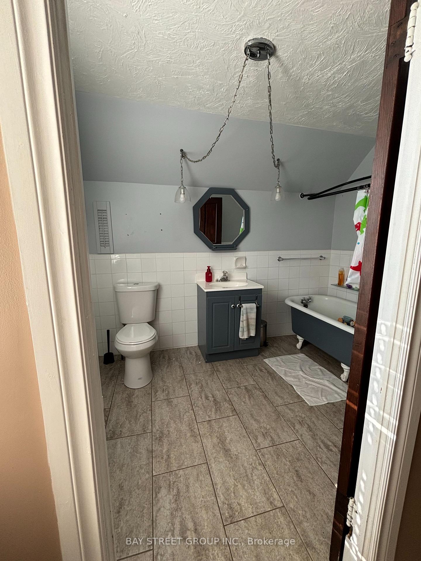Photo 8 of 236 Beaver Street, Thorold, Allanburg/Thorold South — HOMEH