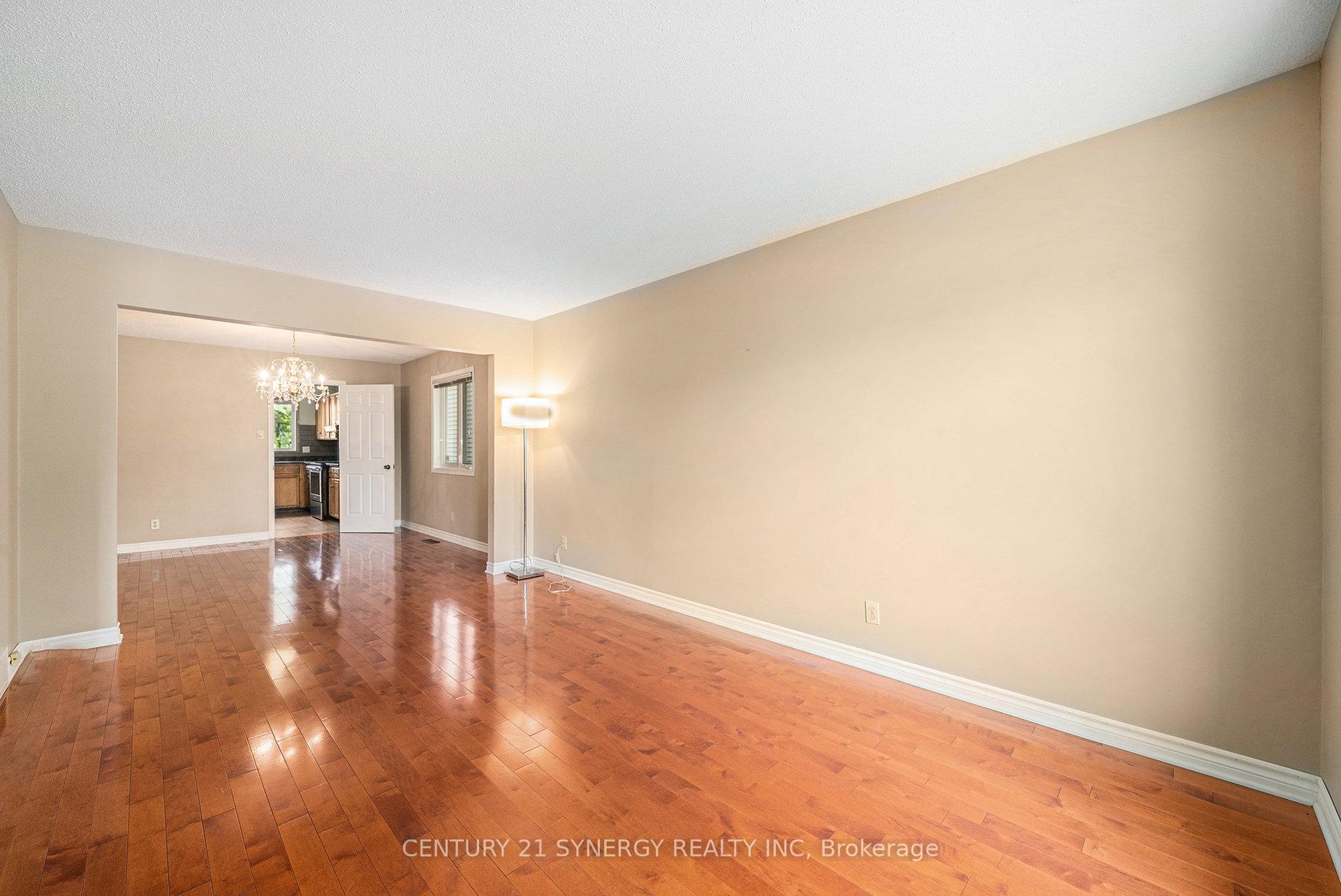 Photo 2 of 92 Nestow Drive, Ottawa, Tanglewood — HOMEH
