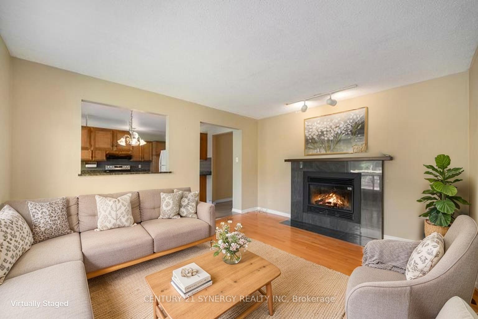 Photo 4 of 92 Nestow Drive, Ottawa, Tanglewood — HOMEH