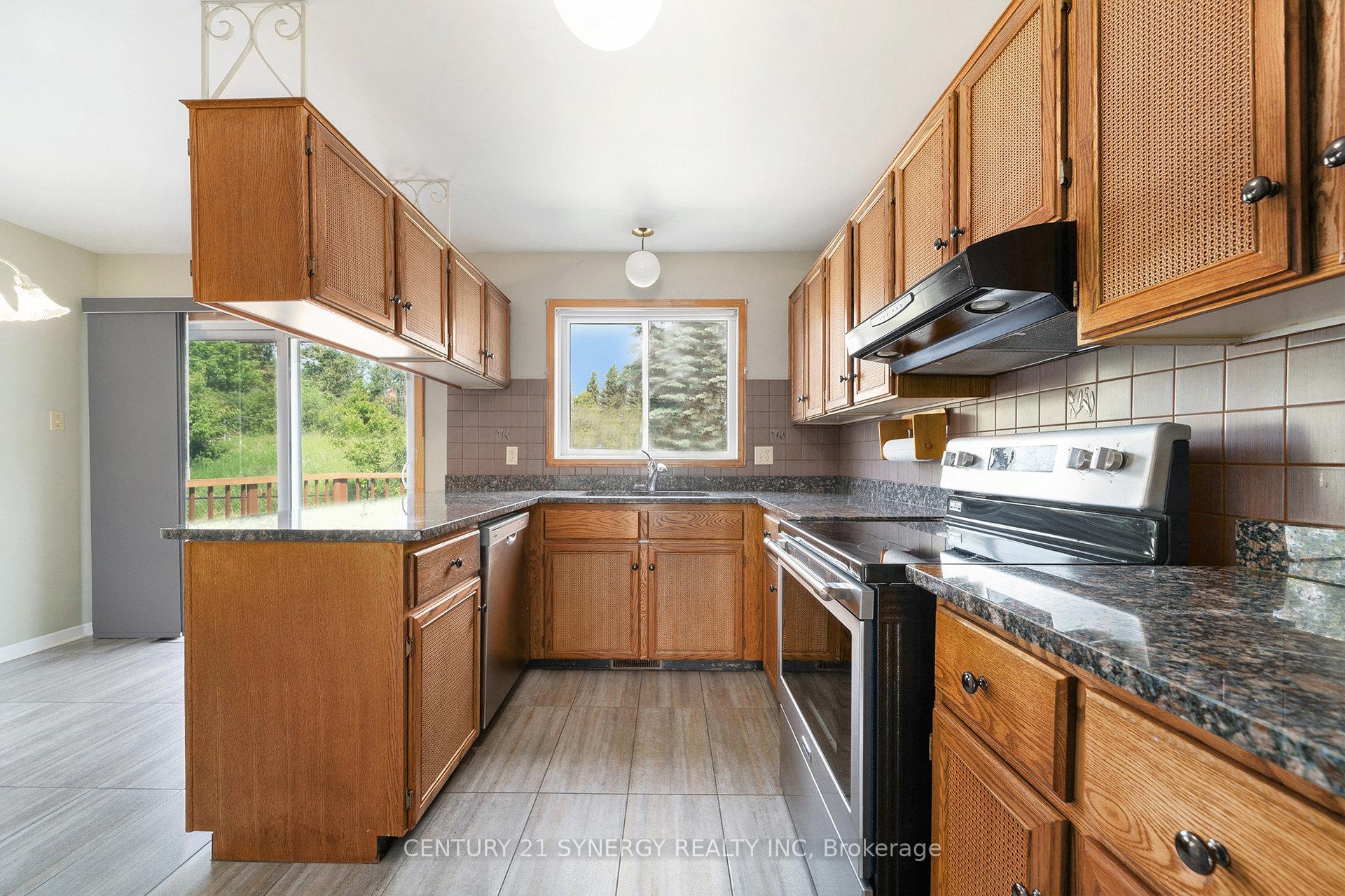Photo 6 of 92 Nestow Drive, Ottawa, Tanglewood — HOMEH
