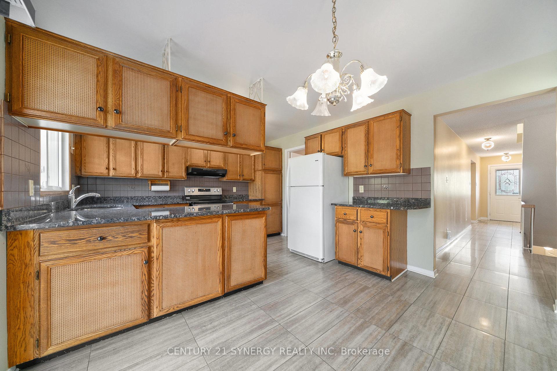 Photo 7 of 92 Nestow Drive, Ottawa, Tanglewood — HOMEH