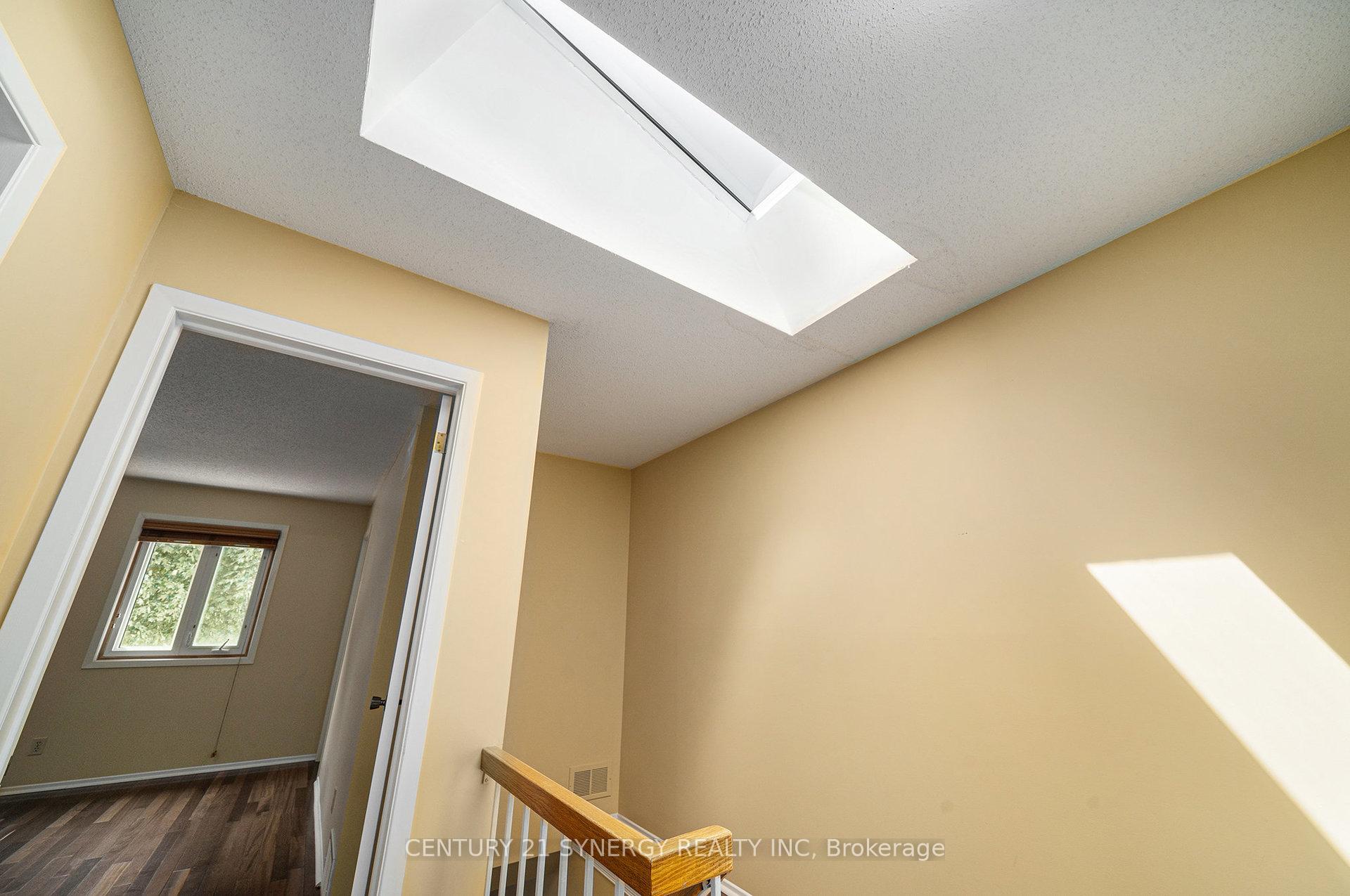 Photo 10 of 92 Nestow Drive, Ottawa, Tanglewood — HOMEH