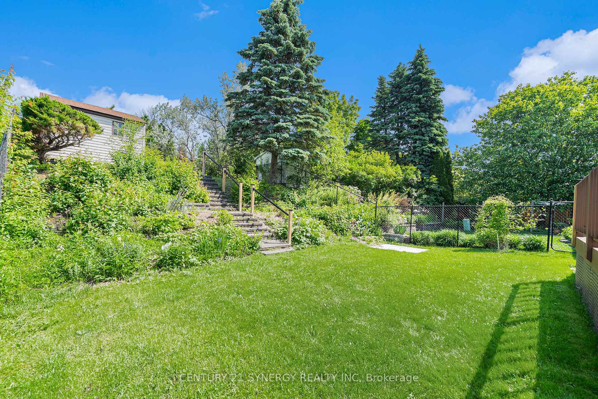Photo 27 of 92 Nestow Drive, Ottawa, Tanglewood — HOMEH