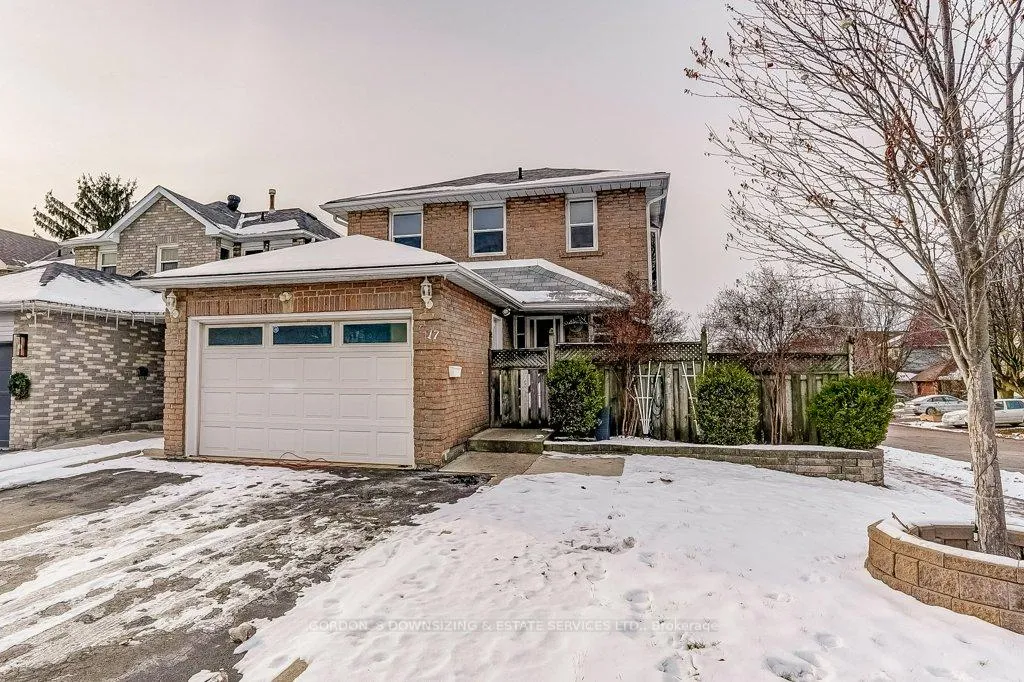 Photo 3 of 17 Roehampton Crescent, Brampton, Brampton South — HOMEH