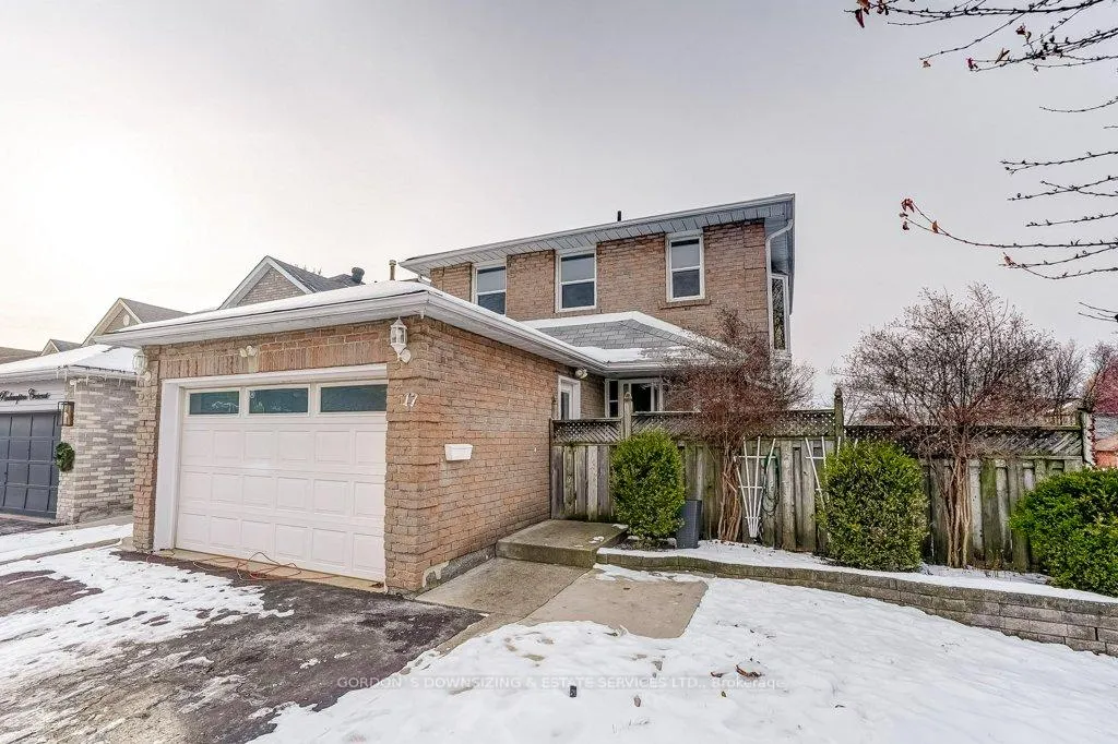 Photo 4 of 17 Roehampton Crescent, Brampton, Brampton South — HOMEH
