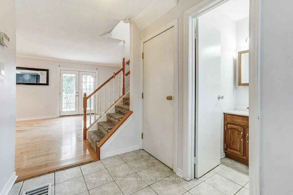 Photo 6 of 17 Roehampton Crescent, Brampton, Brampton South — HOMEH