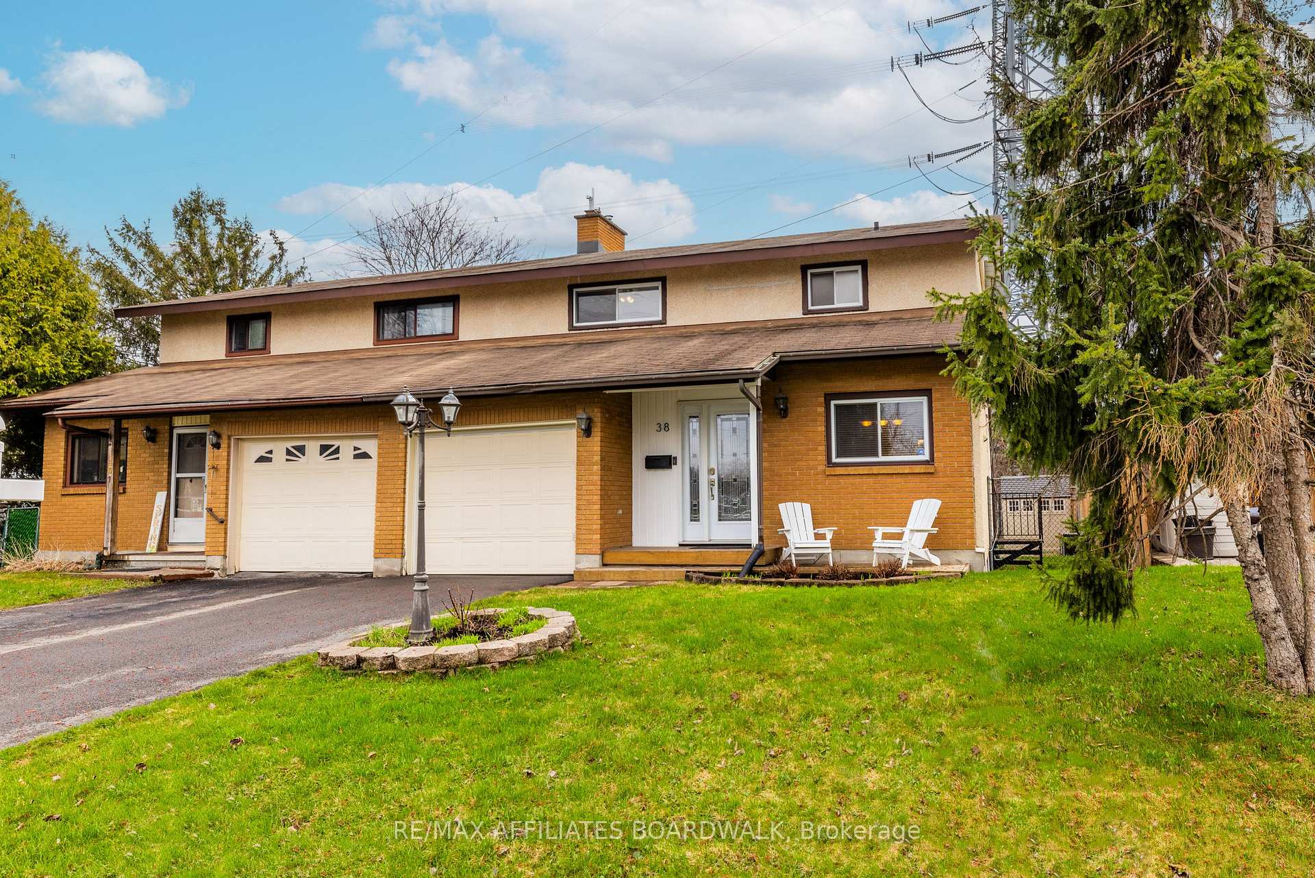 Photo 2 of 38 Nestow Drive, Ottawa, Tanglewood — HOMEH