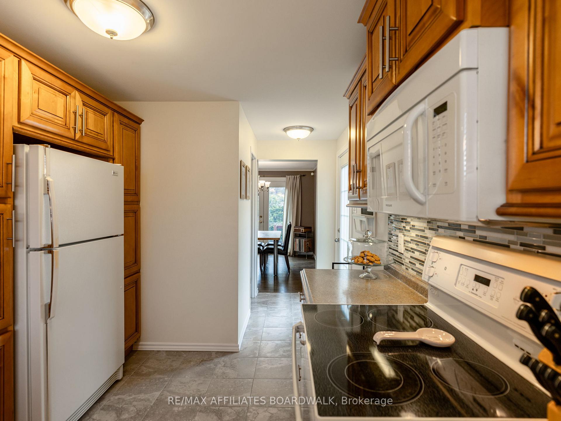 Photo 6 of 38 Nestow Drive, Ottawa, Tanglewood — HOMEH