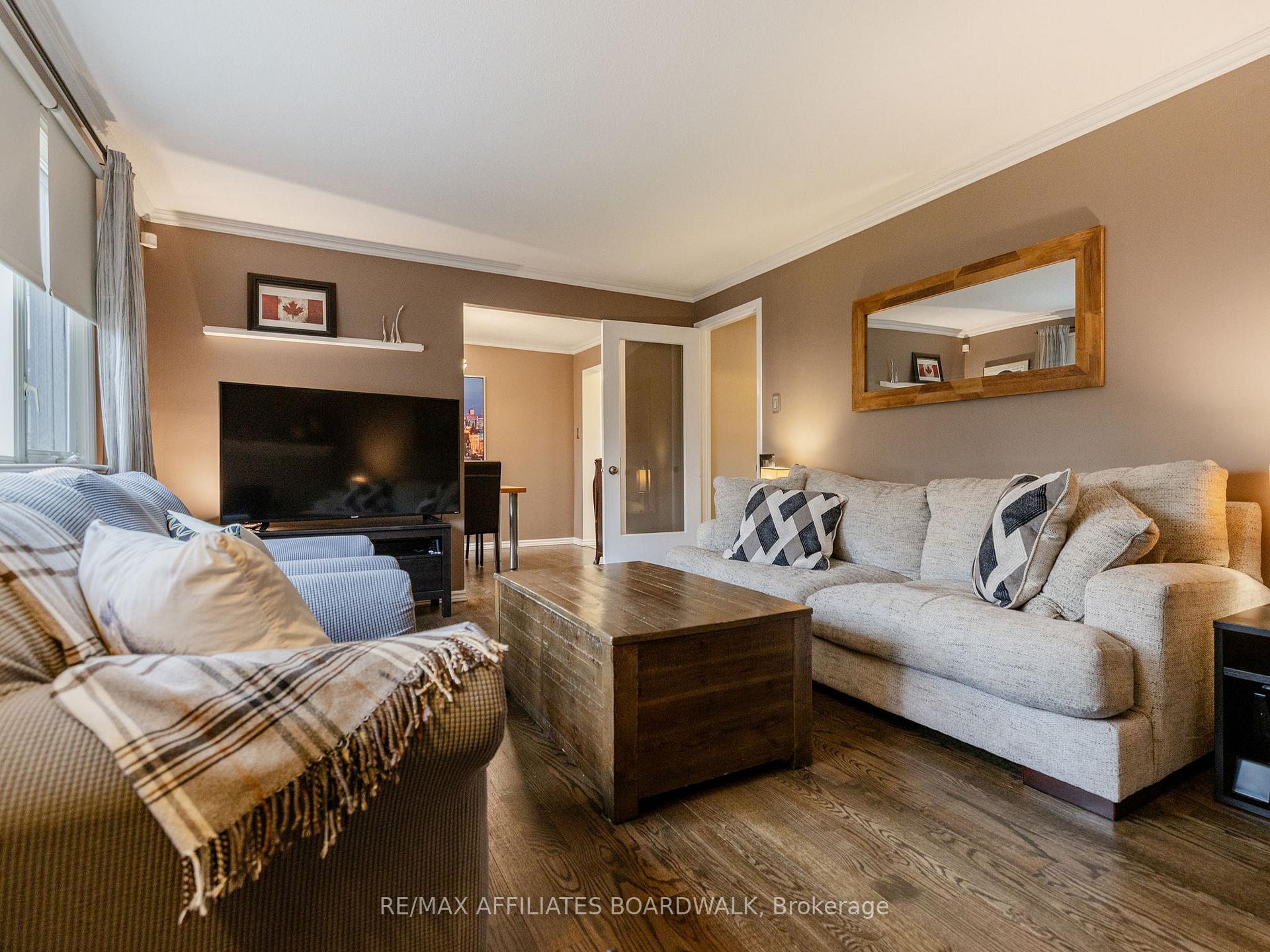 Photo 11 of 38 Nestow Drive, Ottawa, Tanglewood — HOMEH