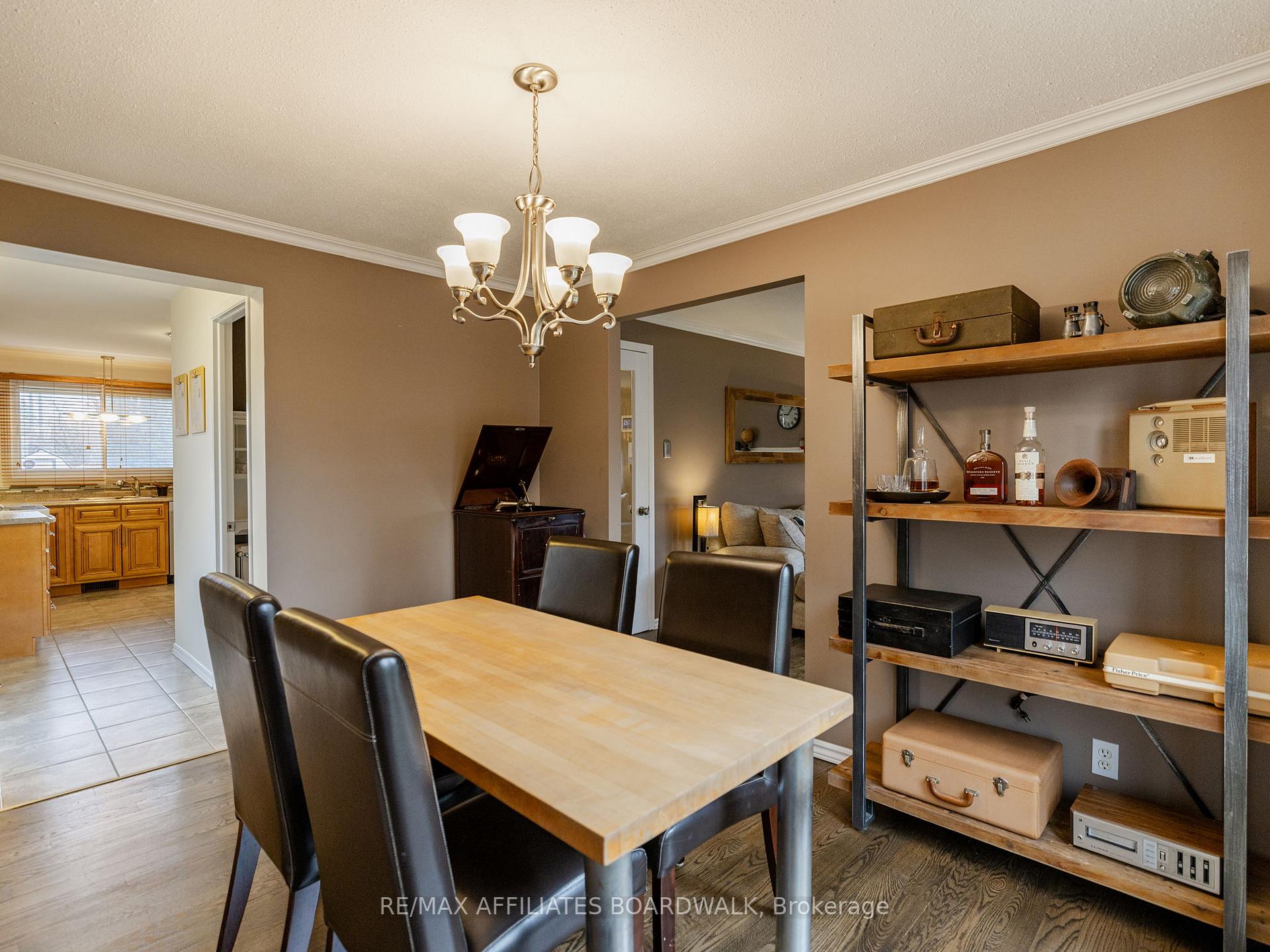 Photo 13 of 38 Nestow Drive, Ottawa, Tanglewood — HOMEH