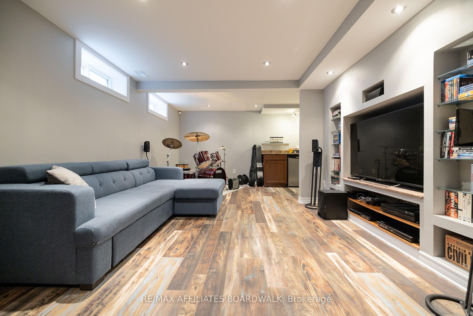 Photo 25 of 38 Nestow Drive, Ottawa, Tanglewood — HOMEH