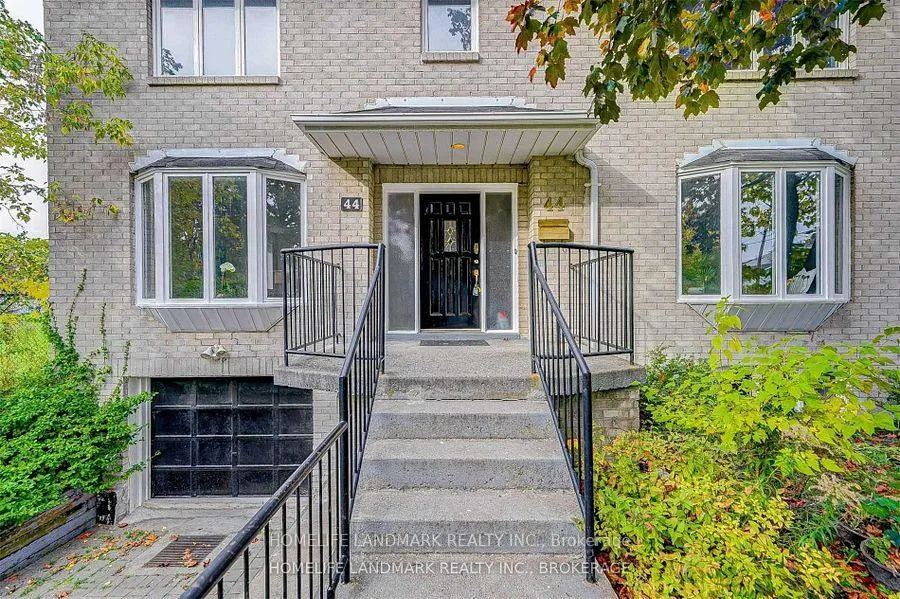 Photo 2 of 44 Frontenac Avenue, Toronto, Bedford Park-Nortown — HOMEH