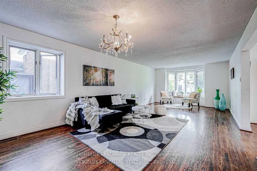 Photo 7 of 44 Frontenac Avenue, Toronto, Bedford Park-Nortown — HOMEH